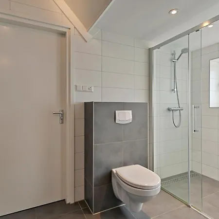 Villa Mastlo: Spacious 10-Person Garden Retreat Near Beach Ouddorp Exterior photo