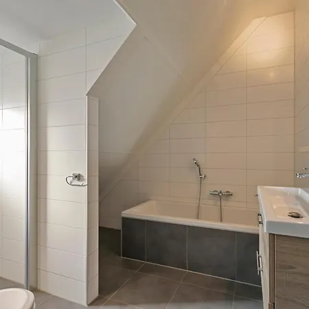 Villa Mastlo: Spacious 10-Person Garden Retreat Near Beach Ouddorp Exterior photo