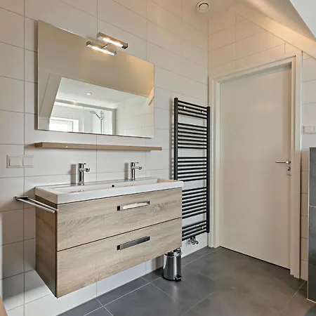Villa Mastlo: Spacious 10-Person Garden Retreat Near Beach Ouddorp Exterior photo