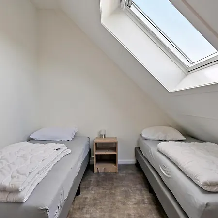 Villa Mastlo: Spacious 10-Person Garden Retreat Near Beach Ouddorp Exterior photo