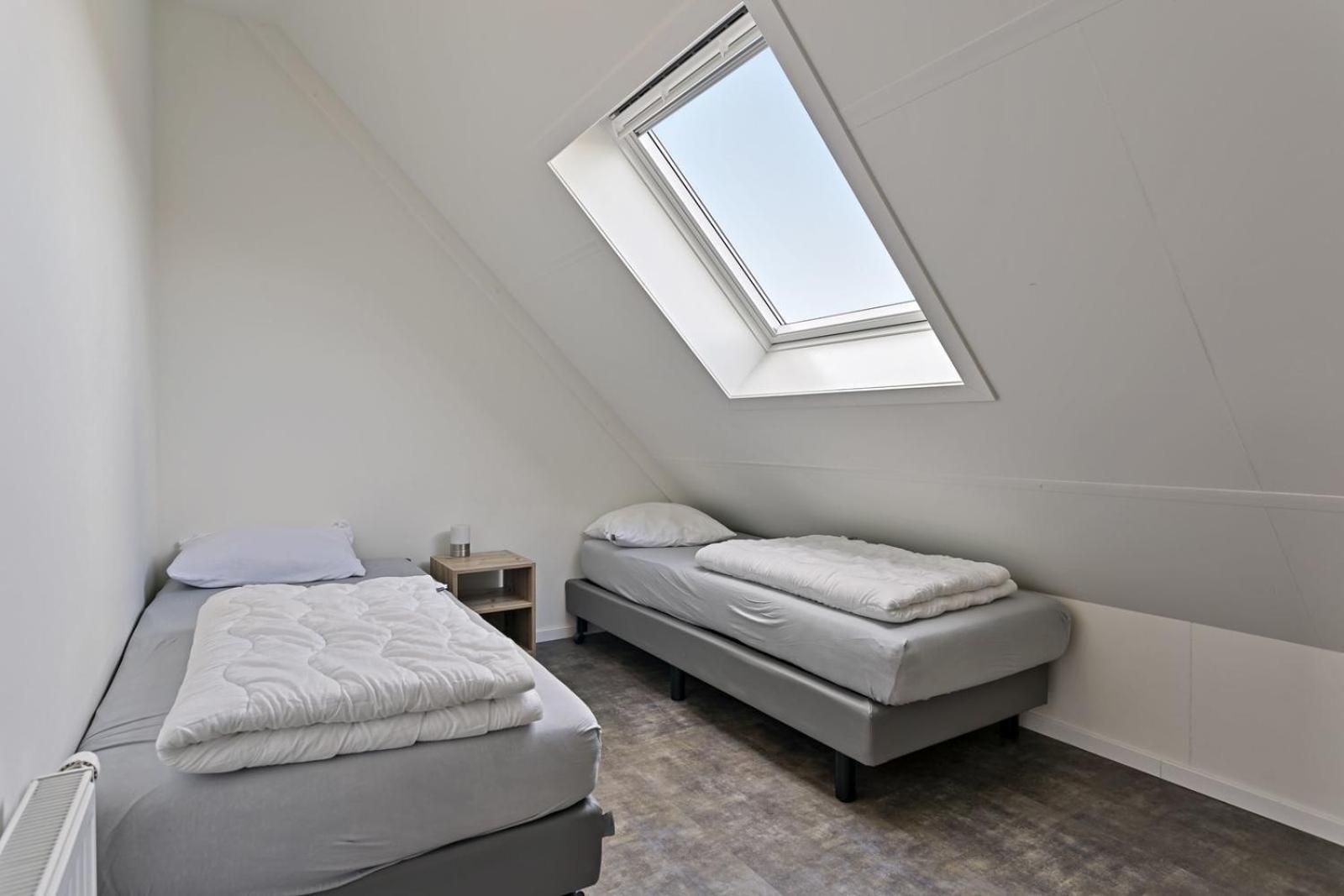 Mastlo: Spacious 10-person Garden Retreat Near