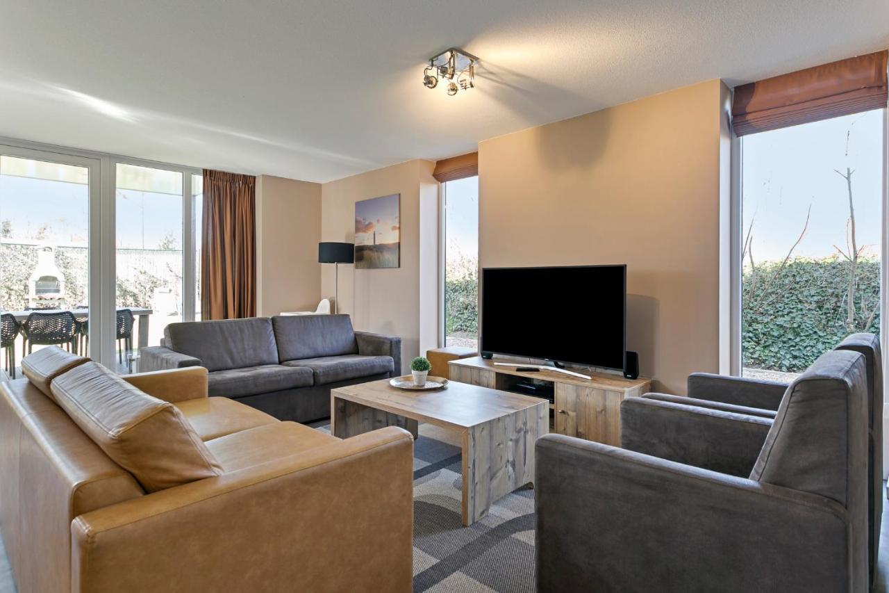 Mastlo: Spacious 10-person Garden Retreat Near Villa *