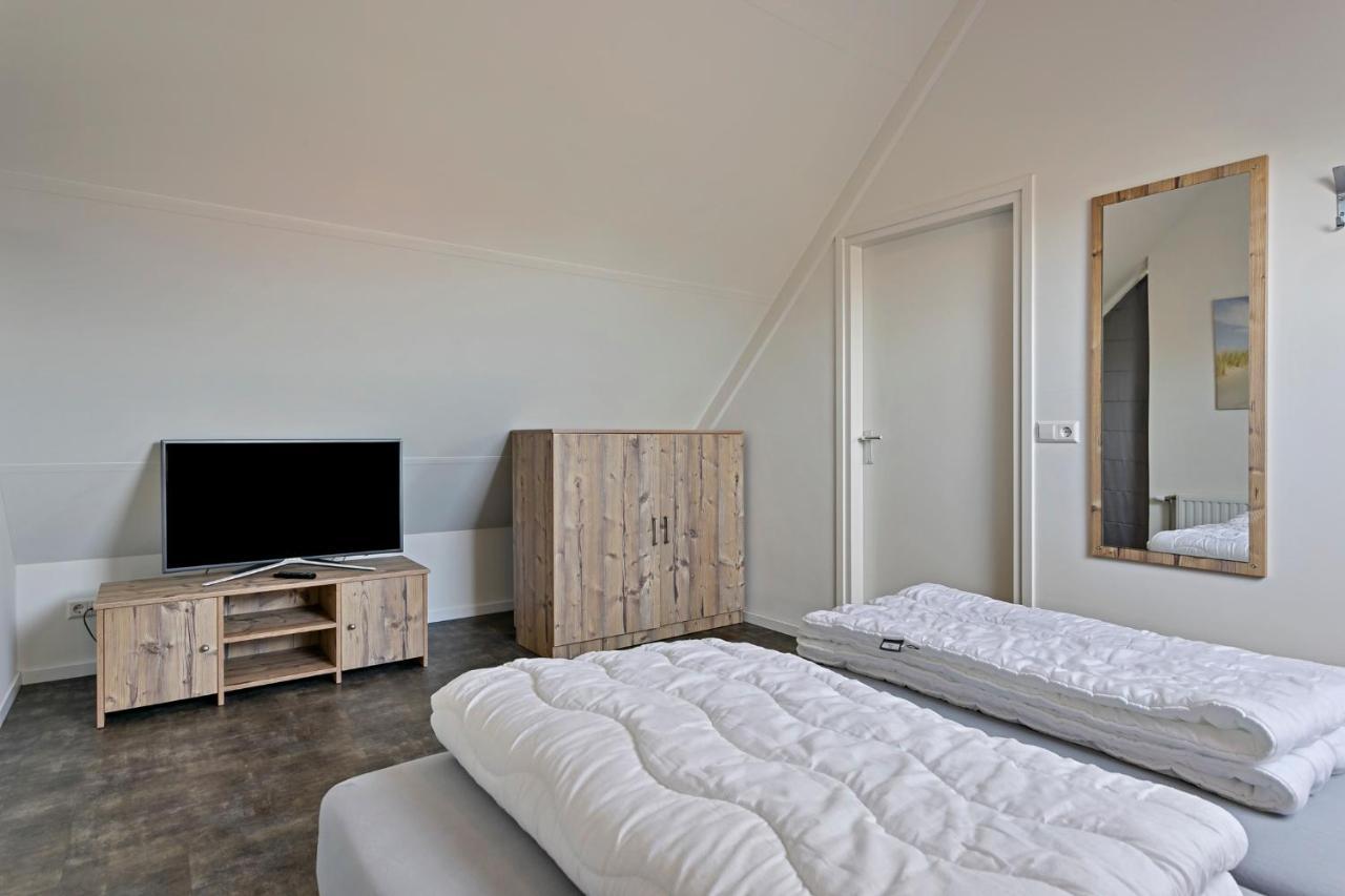 Villa Mastlo: Spacious 10-person Garden Retreat Near *